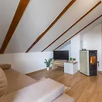 منتجع Sokol - Secret Forest House Gračac