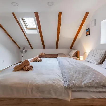 Sokol - Secret Forest House 3* Gračac