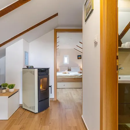 Sokol - Secret Forest House 3* Gračac