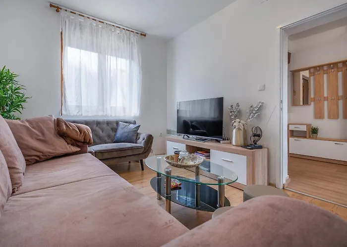 Sokol - Secret Forest House Gračac