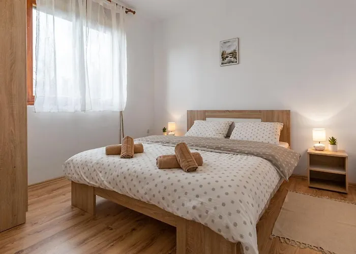 אתר נופש Sokol - Secret Forest House 3*