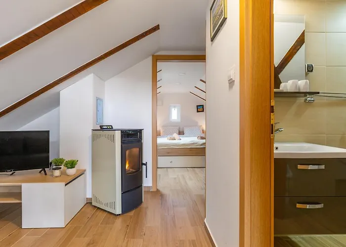 Sokol - Secret Forest House 3* Gračac